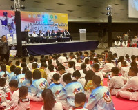 รองผู้ว่าราชการจังหวัดสุราษฎร์ธานี เป็นประธานเปิดการแข่งขันก ... พารามิเตอร์รูปภาพ 7