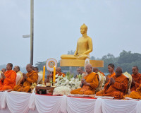 สุราษฎร์ธานีจัดพิธีทำบุญเมืองใหญ่ ตักบาตรพระ 1,110 รูป ฉลอง  ... พารามิเตอร์รูปภาพ 8