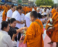 สุราษฎร์ธานีจัดพิธีทำบุญเมืองใหญ่ ตักบาตรพระ 1,110 รูป ฉลอง  ... พารามิเตอร์รูปภาพ 10
