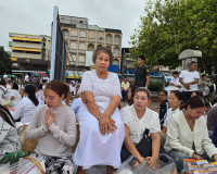 สุราษฎร์ธานีจัดพิธีทำบุญเมืองใหญ่ ตักบาตรพระ 1,110 รูป ฉลอง  ... พารามิเตอร์รูปภาพ 24