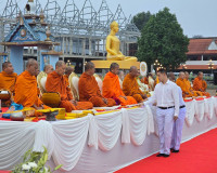 สุราษฎร์ธานีจัดพิธีทำบุญเมืองใหญ่ ตักบาตรพระ 1,110 รูป ฉลอง  ... พารามิเตอร์รูปภาพ 42