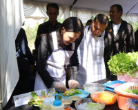 ผู้ว่าราชการจังหวัดสุราษฎร์ธานี ต้อนรับ รมช.มหาดไทย ตรวจเยี่ ... พารามิเตอร์รูปภาพ 21