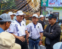 ผู้ว่าฯ สุราษฎร์ธานี ลงพื้นที่ตรวจเยี่ยมสวนทุเรียน ของสมาชิก ... พารามิเตอร์รูปภาพ 26