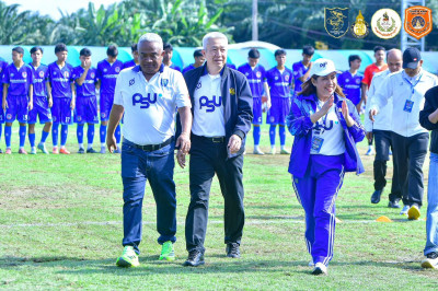 รองผู้ว่าราชการจังหวัดสุราษฎร์ธานี กล่าวต้อนรับทีมฟุตบอลหมอน ... พารามิเตอร์รูปภาพ 1