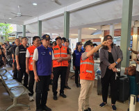 สุราษฎร์ธานีห่วงใยประชาชน รองผู้ว่าฯ ลงพื้นที่ให้กำลังใจเจ้า ... พารามิเตอร์รูปภาพ 23