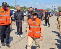 สุราษฎร์ธานีห่วงใยประชาชน รองผู้ว่าฯ ลงพื้นที่ให้กำลังใจเจ้า ... พารามิเตอร์รูปภาพ 30