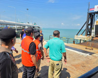 สุราษฎร์ธานีห่วงใยประชาชน รองผู้ว่าฯ ลงพื้นที่ให้กำลังใจเจ้า ... พารามิเตอร์รูปภาพ 54