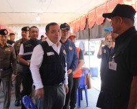 ผู้ว่าฯ สุราษฎร์ธานี ลงพื้นที่ให้กำลังใจเจ้าหน้าที่ผู้ปฏิบัต ... พารามิเตอร์รูปภาพ 4