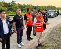 รองผู้ว่าฯ สุราษฎร์ธานี เดินสายตรวจเยี่ยมจุดตรวจ/จุดบริการปร ... พารามิเตอร์รูปภาพ 1