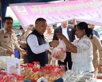 ผู้ว่าฯ สุราษฎร์ธานี เปิดเวทีสัญจรอำเภอไชยา รับฟังปัญหาผู้นำ ... พารามิเตอร์รูปภาพ 36