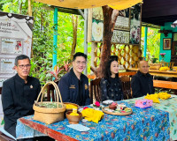 รองผู้ว่าราชการจังหวัดสุราษฎร์ธานี ร่วมต้อนรับนางสาวศศิธร กิ ... พารามิเตอร์รูปภาพ 1