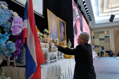 รองผู้ว่าราชการจังหวัดสุราษฎร์ธานี เป็นประธานจัดงานวันครู คร ... พารามิเตอร์รูปภาพ 1