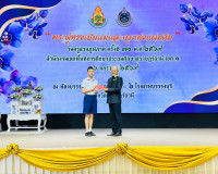 รองผู้ว่าราชการจังหวัดสุราษฎร์ธานี เป็นประธานในพิธีงานวันครู ... พารามิเตอร์รูปภาพ 6