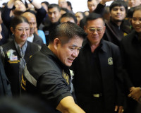 รองผู้ว่าราชการจังหวัดสุราษฎร์ธานี ให้การต้อนรับ ร้อยเอก ธรร ... พารามิเตอร์รูปภาพ 1