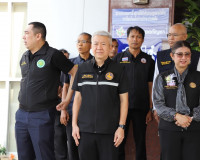 รองผู้ว่าราชการจังหวัดสุราษฎร์ธานี ให้การต้อนรับ ร้อยเอก ธรร ... พารามิเตอร์รูปภาพ 3