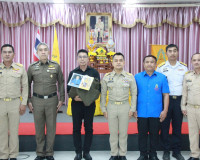 จังหวัดสุราษฎร์ธานีจัดพิธีมอบสิ่งของพระราชทาน มูลนิธิราชประช ... พารามิเตอร์รูปภาพ 4