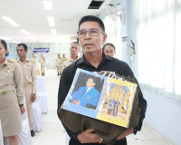 จังหวัดสุราษฎร์ธานีจัดพิธีมอบสิ่งของพระราชทาน มูลนิธิราชประช ... พารามิเตอร์รูปภาพ 10