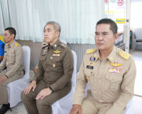 จังหวัดสุราษฎร์ธานีจัดพิธีมอบสิ่งของพระราชทาน มูลนิธิราชประช ... พารามิเตอร์รูปภาพ 15