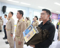 จังหวัดสุราษฎร์ธานีจัดพิธีมอบสิ่งของพระราชทาน มูลนิธิราชประช ... พารามิเตอร์รูปภาพ 24