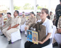 สุราษฎร์ธานีจัดพิธีมอบสิ่งของพระราชทาน มูลนิธิราชประชานุเครา ... พารามิเตอร์รูปภาพ 31