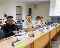 สุราษฎร์ธานีประชุมคณะกรรมการรักษาความมั่นคงฯ ติดตามสถานการณ์ ... พารามิเตอร์รูปภาพ 3