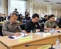 สุราษฎร์ธานีประชุมคณะกรรมการรักษาความมั่นคงฯ ติดตามสถานการณ์ ... พารามิเตอร์รูปภาพ 8