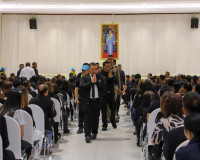 ประชาชนจังหวัดสุราษฎร์ธานีพร้อมใจเดินทางไปเข้าเฝ้าฯ กราบถวาย ... พารามิเตอร์รูปภาพ 12