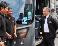 ประชาชนจังหวัดสุราษฎร์ธานีพร้อมใจเดินทางไปเข้าเฝ้าฯ กราบถวาย ... พารามิเตอร์รูปภาพ 22