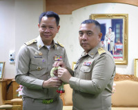 ประชาสัมพันธ์จังหวัดสุราษฎร์ธานี นำข้าราชการในสังกัด เข้าเยี ... พารามิเตอร์รูปภาพ 3