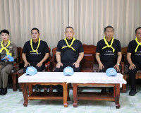 ผู้ว่าฯ สุราษฎร์ธานี เปิดโครงการรวมพลังแห่งความภักดี น้อมรำล ... พารามิเตอร์รูปภาพ 18