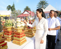 ผู้ว่าฯ สุราษฎร์ธานีนำข้าราชการและพ่อค้าประชาชนร่วมพิธีบวงสร ... พารามิเตอร์รูปภาพ 1