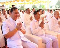 ผู้ว่าฯ สุราษฎร์ธานีนำข้าราชการและพ่อค้าประชาชนร่วมพิธีบวงสร ... พารามิเตอร์รูปภาพ 35