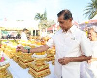 ผู้ว่าฯ สุราษฎร์ธานีนำข้าราชการและพ่อค้าประชาชนร่วมพิธีบวงสร ... พารามิเตอร์รูปภาพ 48