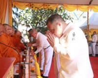 ผู้ว่าฯ สุราษฎร์ธานีนำข้าราชการและพ่อค้าประชาชนร่วมพิธีบวงสร ... พารามิเตอร์รูปภาพ 55