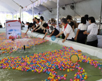 รองผู้ว่าฯ จังหวัดสุราษฎร์ธานี เปิดร้านนาวากาชาด คืนที่สอง ใ ... พารามิเตอร์รูปภาพ 7