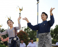 รองผู้ว่าฯ จังหวัดสุราษฎร์ธานี เปิดร้านนาวากาชาด คืนที่สอง ใ ... พารามิเตอร์รูปภาพ 9