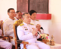 ผู้ว่าฯ สุราษฎร์ธานีนำข้าราชการและประชาชนร่วมพิธีฉลองอายุวัฒ ... พารามิเตอร์รูปภาพ 31