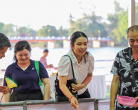 รองผู้ว่าฯ สุราษฎร์ธานี เปิดร้านนาวากาชาด พร้อมรับชมการแสดงน ... พารามิเตอร์รูปภาพ 34