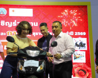 คืนที่หกคึกครื้น! ร้านนาวากาชาดสุราษฎร์ฯ แจกจริง รางวัลใหญ่แ ... พารามิเตอร์รูปภาพ 19