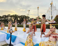 รองผู้ว่าราชการจังหวัดสุราษฎร์ธานี เป็นประธานรับชมการแสดงสมโ ... พารามิเตอร์รูปภาพ 29