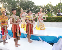 รองผู้ว่าราชการจังหวัดสุราษฎร์ธานี เป็นประธานรับชมการแสดงสมโ ... พารามิเตอร์รูปภาพ 37