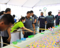 สุราษฎร์ธานีเปิดร้านนาวากาชาดคืนที่เจ็ด ขณะที่บรรยากาศภายในง ... พารามิเตอร์รูปภาพ 7