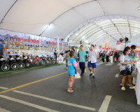 สุราษฎร์ธานีเปิดร้านนาวากาชาดคืนที่เจ็ด ขณะที่บรรยากาศภายในง ... พารามิเตอร์รูปภาพ 11