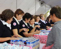 สุราษฎร์ธานีเปิดร้านนาวากาชาดคืนที่เจ็ด ขณะที่บรรยากาศภายในง ... พารามิเตอร์รูปภาพ 22
