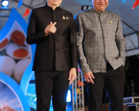 จังหวัดสุราษฎร์ธานี จัดเดินแบบผ้าไทยเพื่อการกุศล “วิจิตรพัสต ... พารามิเตอร์รูปภาพ 21