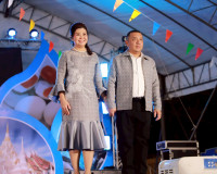 จังหวัดสุราษฎร์ธานี จัดเดินแบบผ้าไทยเพื่อการกุศล “วิจิตรพัสต ... พารามิเตอร์รูปภาพ 28