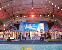 จังหวัดสุราษฎร์ธานี จัดเดินแบบผ้าไทยเพื่อการกุศล “วิจิตรพัสต ... พารามิเตอร์รูปภาพ 37