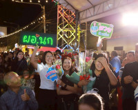 จังหวัดสุราษฎร์ธานี จัดเดินแบบผ้าไทยเพื่อการกุศล “วิจิตรพัสต ... พารามิเตอร์รูปภาพ 50