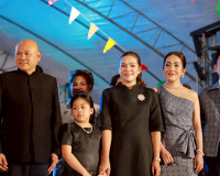 จังหวัดสุราษฎร์ธานี จัดเดินแบบผ้าไทยเพื่อการกุศล “วิจิตรพัสต ... พารามิเตอร์รูปภาพ 72