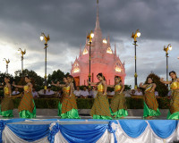 รองผู้ว่าราชการจังหวัดสุราษฎร์ธานี เป็นประธานรับชมการแสดงสมโ ... พารามิเตอร์รูปภาพ 6